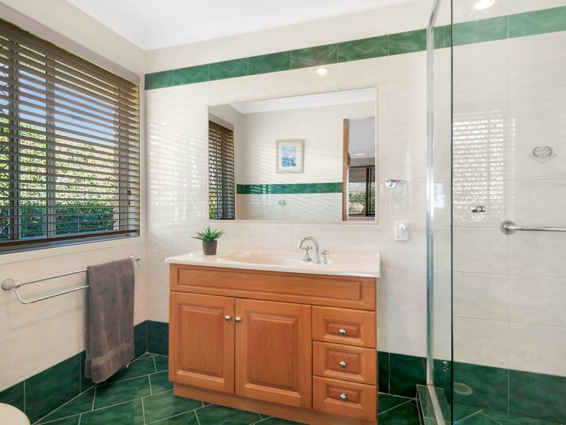 21 Coombe Avenue, Hope Island QLD 4212