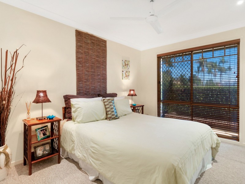 21 Coombe Avenue, Hope Island QLD 4212