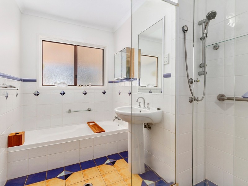 39 Nalkari Street, Coombabah QLD 4216