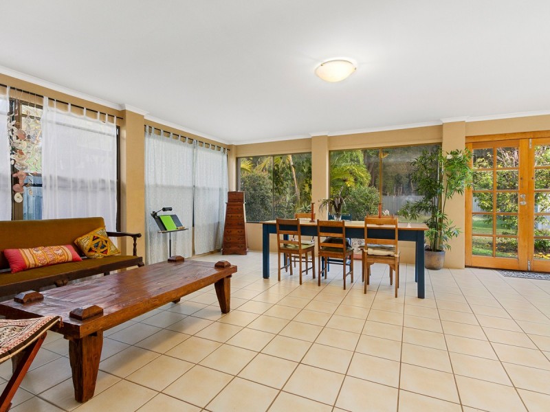 39 Nalkari Street, Coombabah QLD 4216