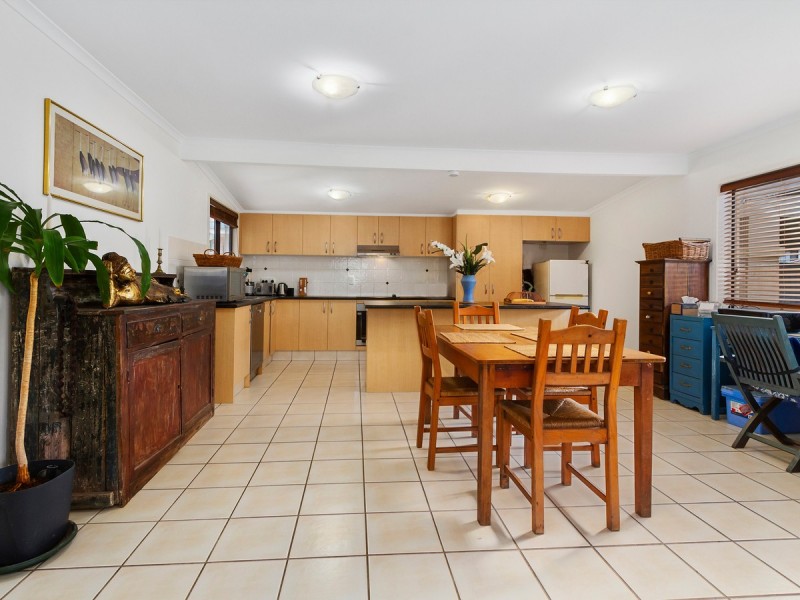 39 Nalkari Street, Coombabah QLD 4216