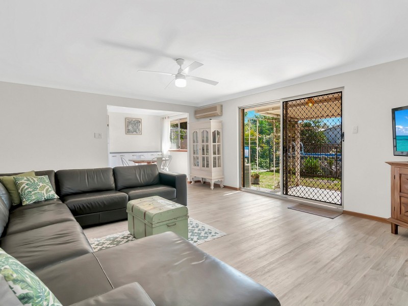 13 Swallow Avenue, Paradise Point QLD 4216