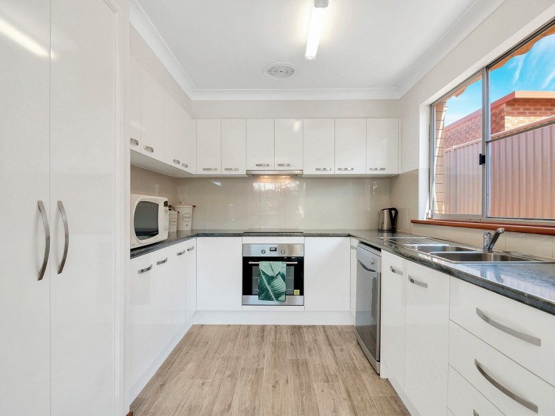 13 Swallow Avenue, Paradise Point QLD 4216