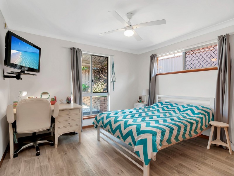 13 Swallow Avenue, Paradise Point QLD 4216