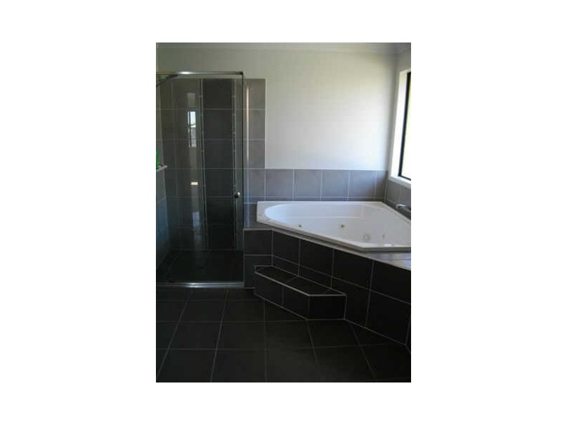 33 Parkwater Terrace, Monterey Keys QLD 4212