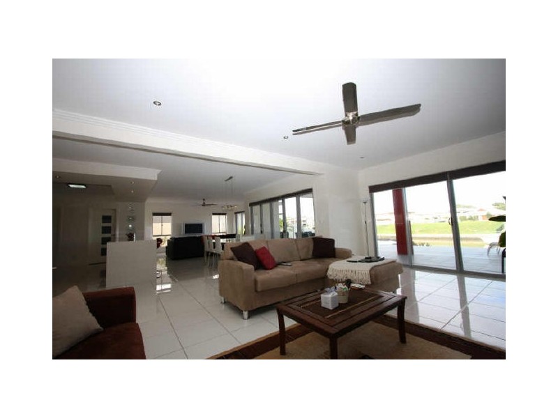 Hope Island QLD 4212