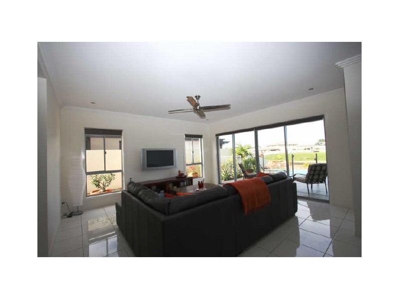 Hope Island QLD 4212