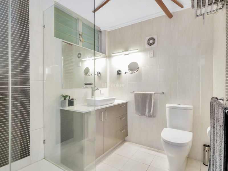 102/40 Watson Esplanade, Surfers Paradise QLD 4217