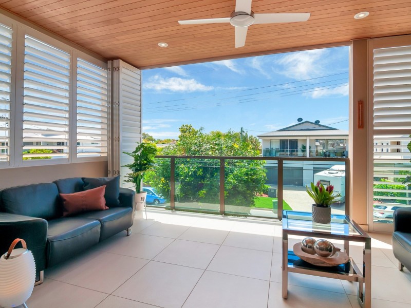 2/8 Eider Avenue, Paradise Point QLD 4216