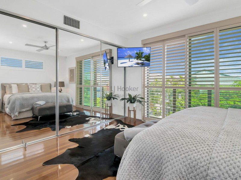 2/8 Eider Avenue, Paradise Point QLD 4216