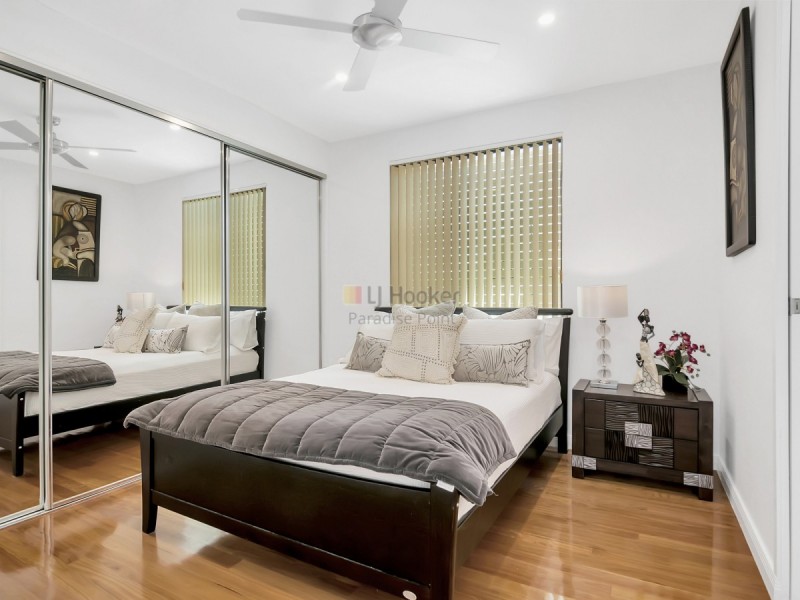 2/8 Eider Avenue, Paradise Point QLD 4216