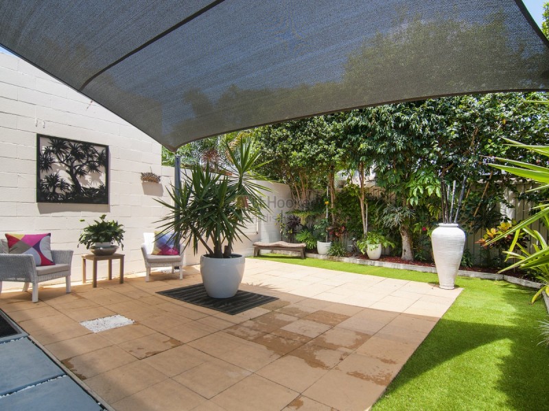 2/8 Eider Avenue, Paradise Point QLD 4216