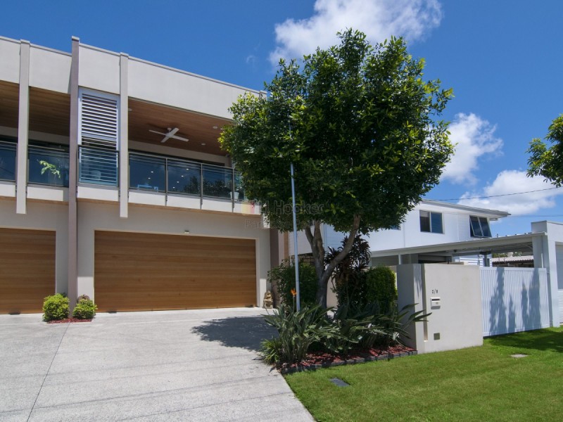 2/8 Eider Avenue, Paradise Point QLD 4216