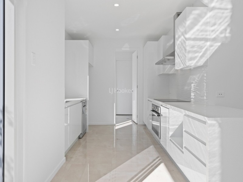 104 Pohlman Street, Southport QLD 4215