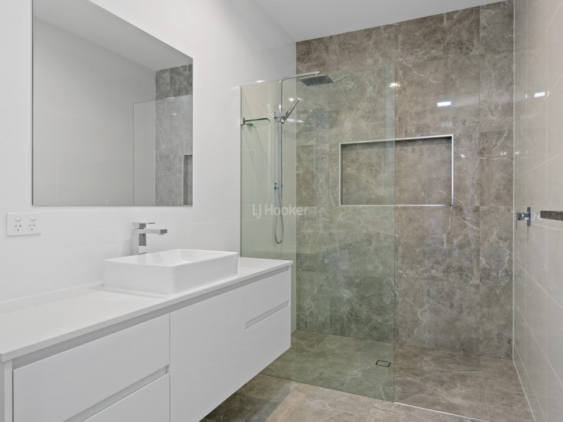 104 Pohlman Street, Southport QLD 4215