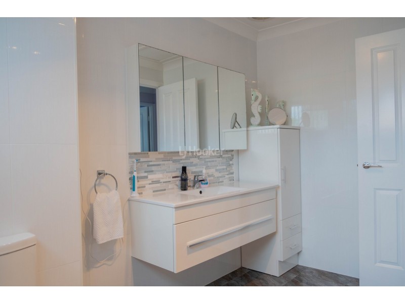 2/18 Holly Avenue, Hollywell QLD 4216