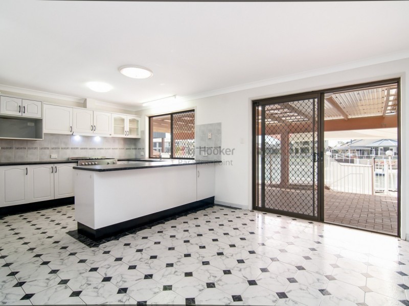 25 Seabreeze Street, Paradise Point QLD 4216