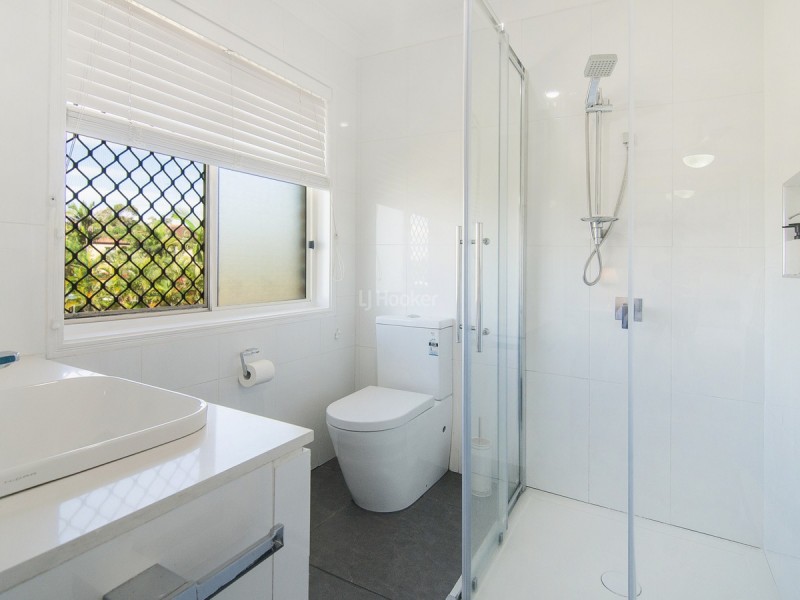 17 Polynesia Avenue, Pacific Pines QLD 4211