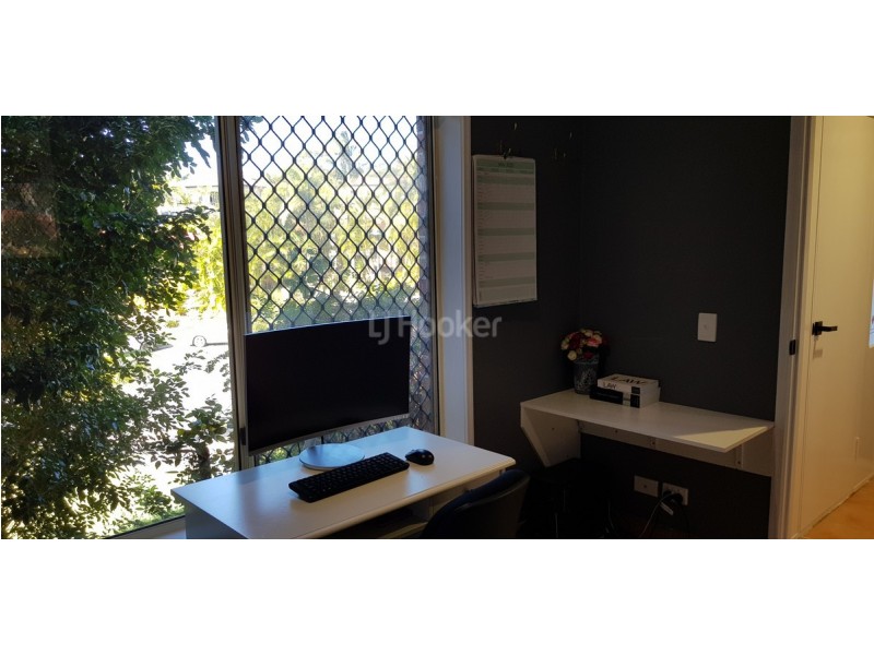 17 Polynesia Avenue, Pacific Pines QLD 4211