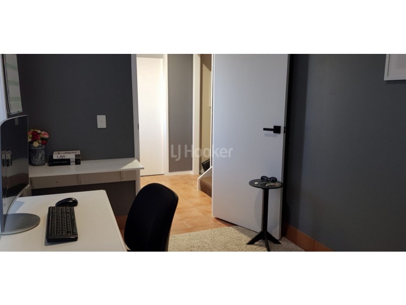 17 Polynesia Avenue, Pacific Pines QLD 4211