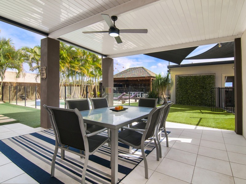 63 Crescent Avenue, Hope Island QLD 4212