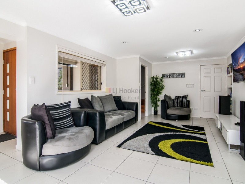 63 Crescent Avenue, Hope Island QLD 4212