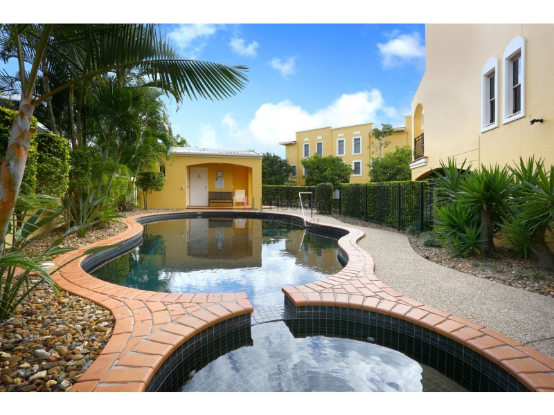 4/14 Pendraat Parade, Hope Island QLD 4212