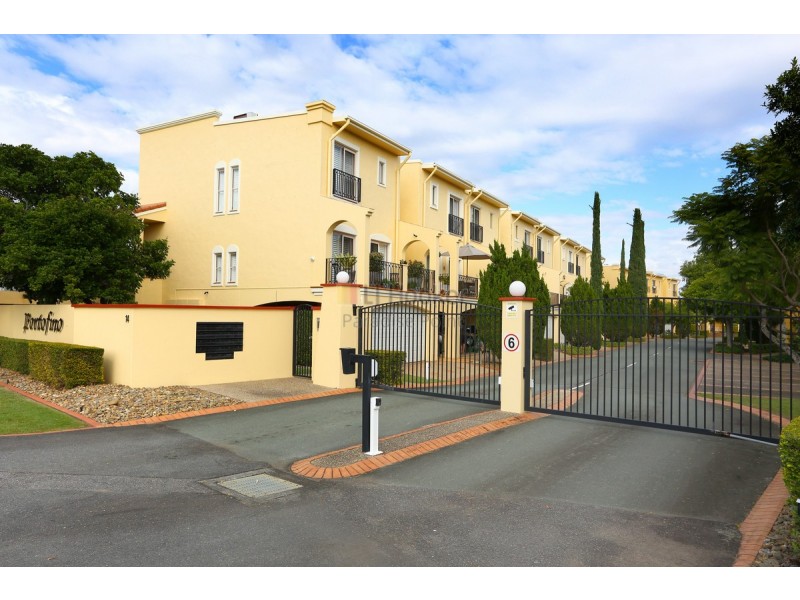 4/14 Pendraat Parade, Hope Island QLD 4212