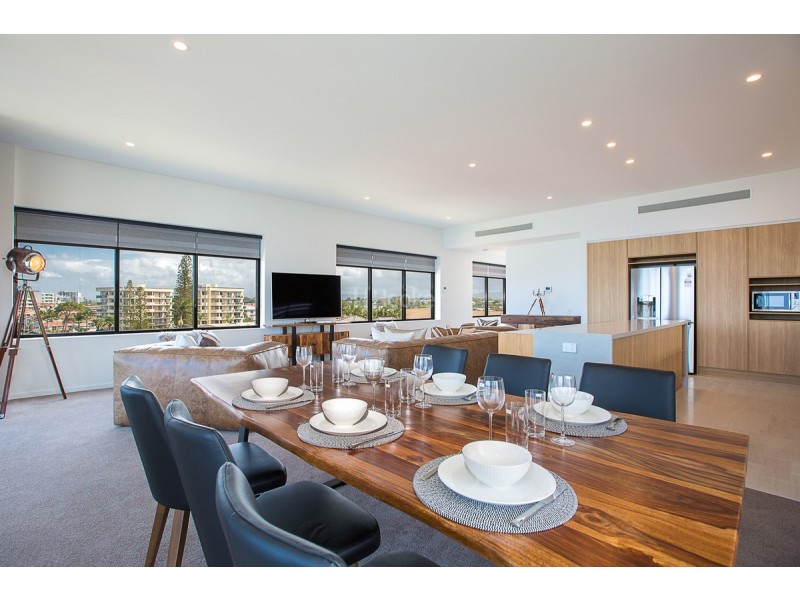 502 Marine Parade, Biggera Waters QLD 4216