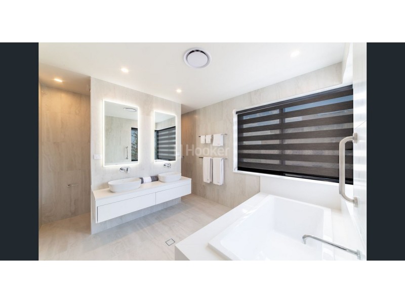 502 Marine Parade, Biggera Waters QLD 4216