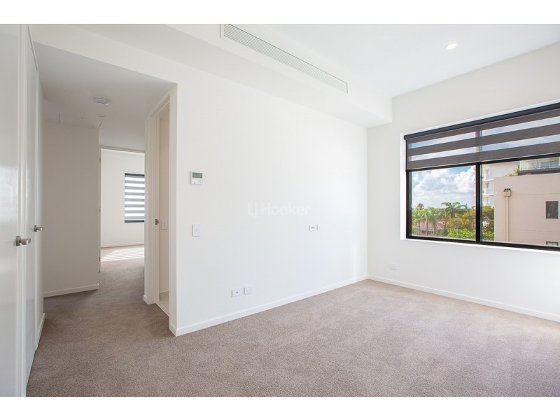 502 Marine Parade, Biggera Waters QLD 4216