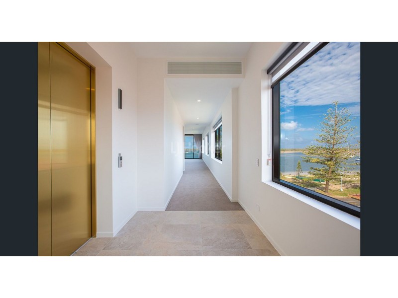 502 Marine Parade, Biggera Waters QLD 4216
