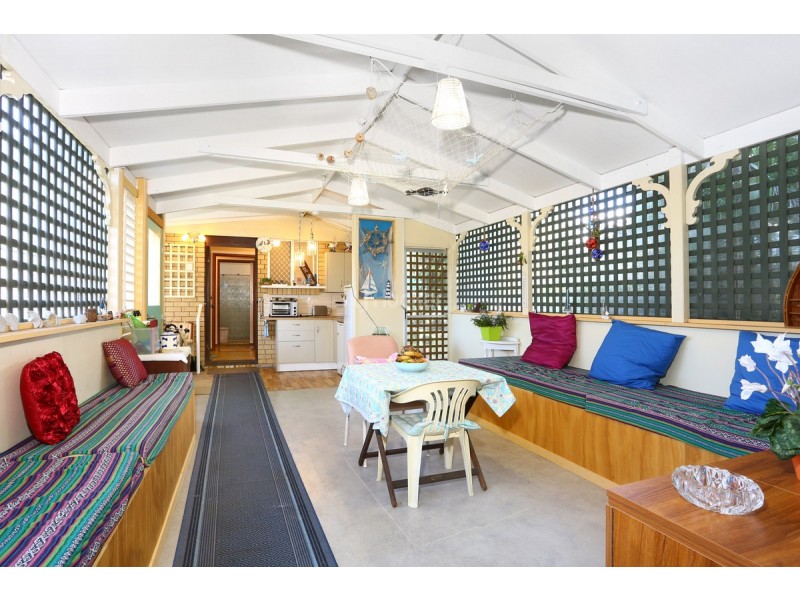 14 Nalkari Street, Coombabah QLD 4216