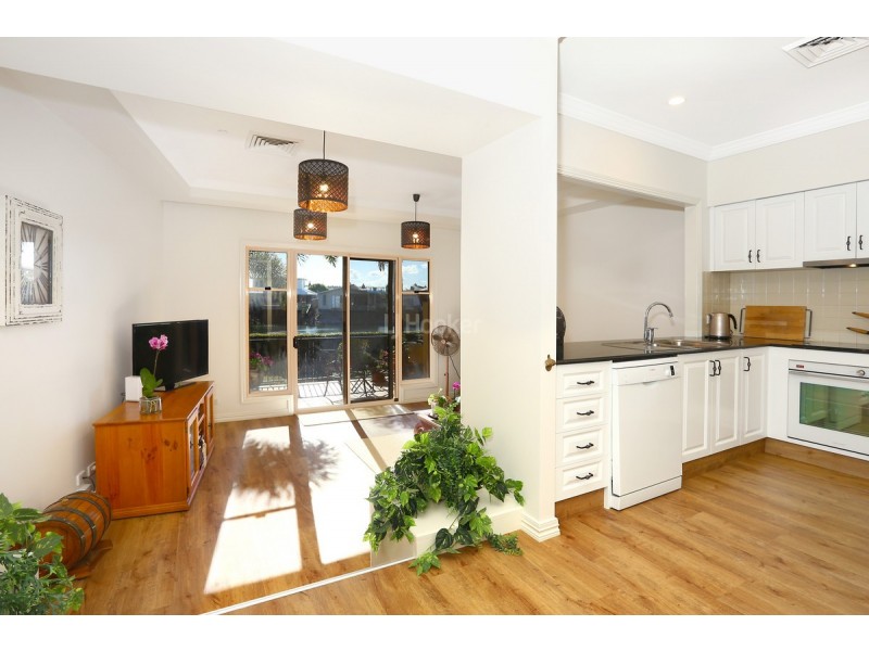 16/14 Pendraat Parade, Hope Island QLD 4212