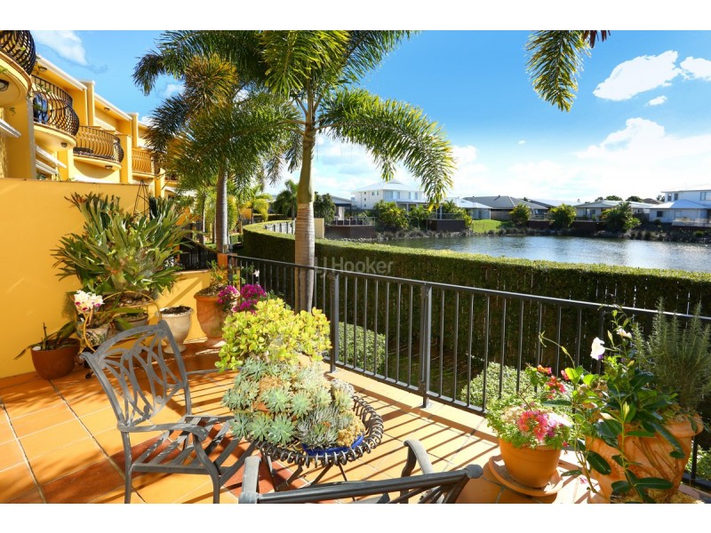 16/14 Pendraat Parade, Hope Island QLD 4212