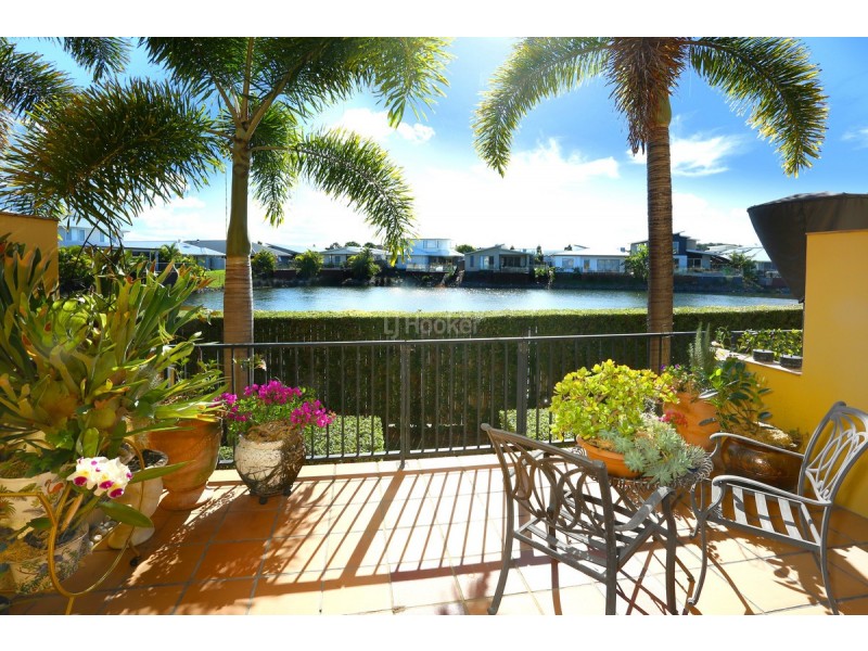 16/14 Pendraat Parade, Hope Island QLD 4212