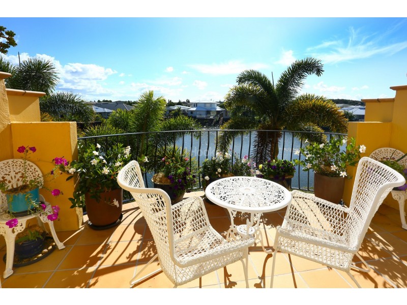 16/14 Pendraat Parade, Hope Island QLD 4212