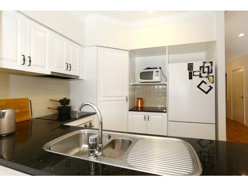 16/14 Pendraat Parade, Hope Island QLD 4212