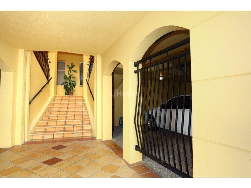 16/14 Pendraat Parade, Hope Island QLD 4212