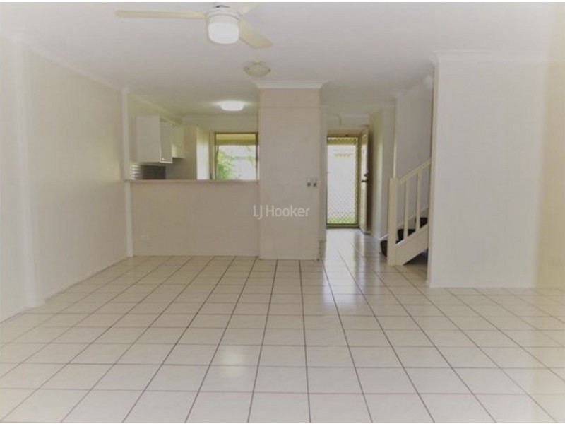 4/469 Pine Ridge Road, Runaway Bay QLD 4216