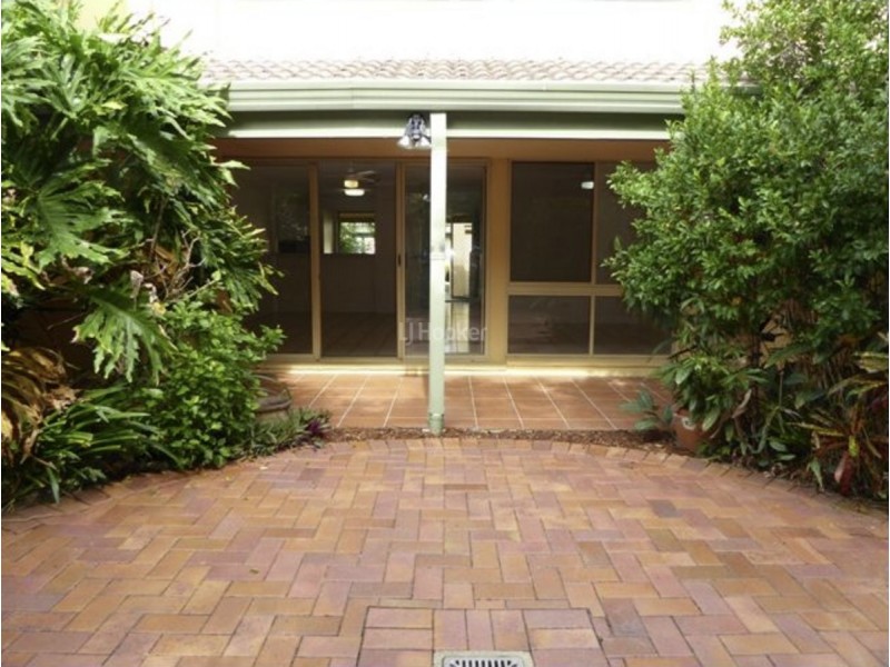 4/469 Pine Ridge Road, Runaway Bay QLD 4216