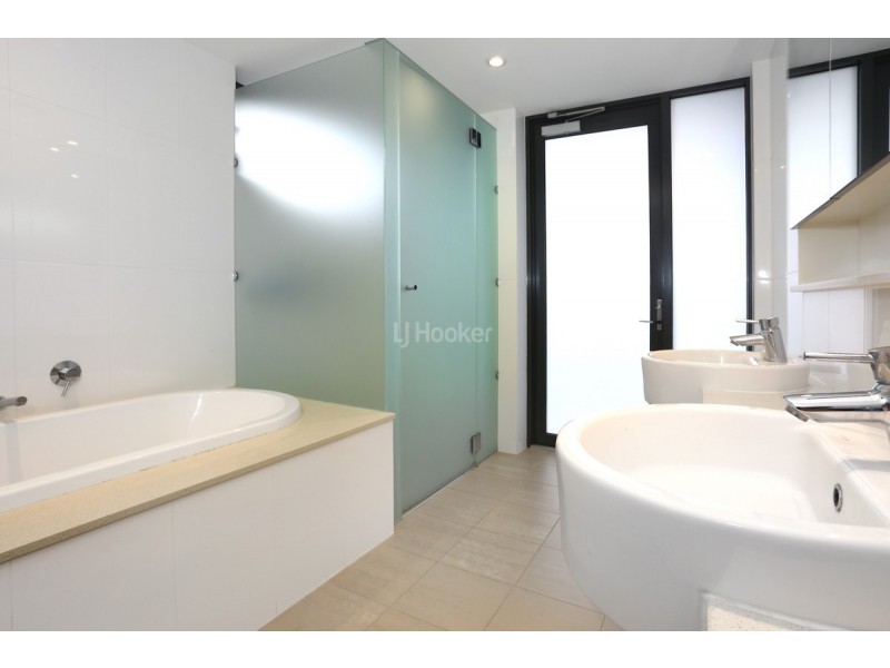 6304/323 Bayview Street, Hollywell QLD 4216