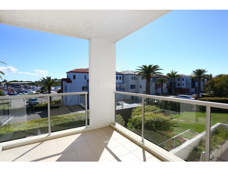 921/66 Sickle Avenue, Hope Island QLD 4212