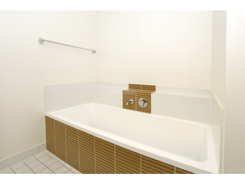 921/66 Sickle Avenue, Hope Island QLD 4212