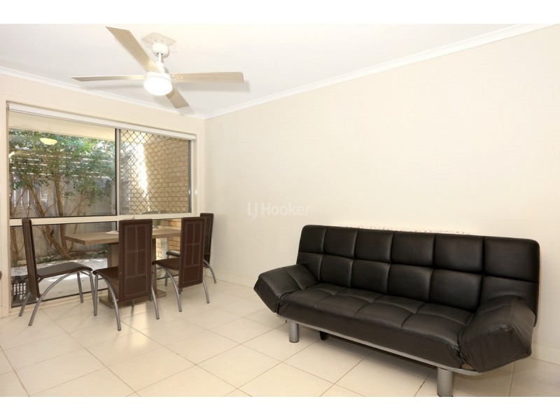 1/12 McWilliam Close, Labrador QLD 4215