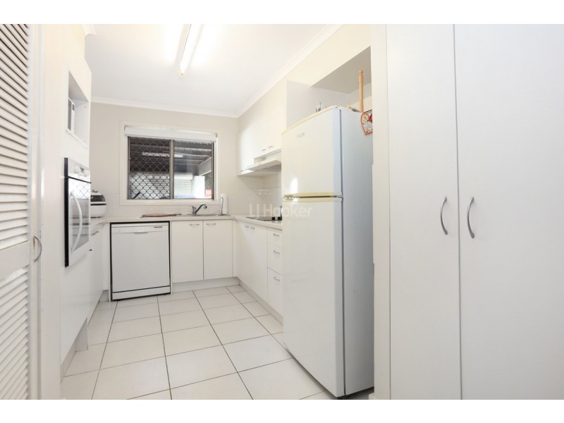 1/12 McWilliam Close, Labrador QLD 4215