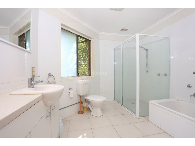 1/12 McWilliam Close, Labrador QLD 4215