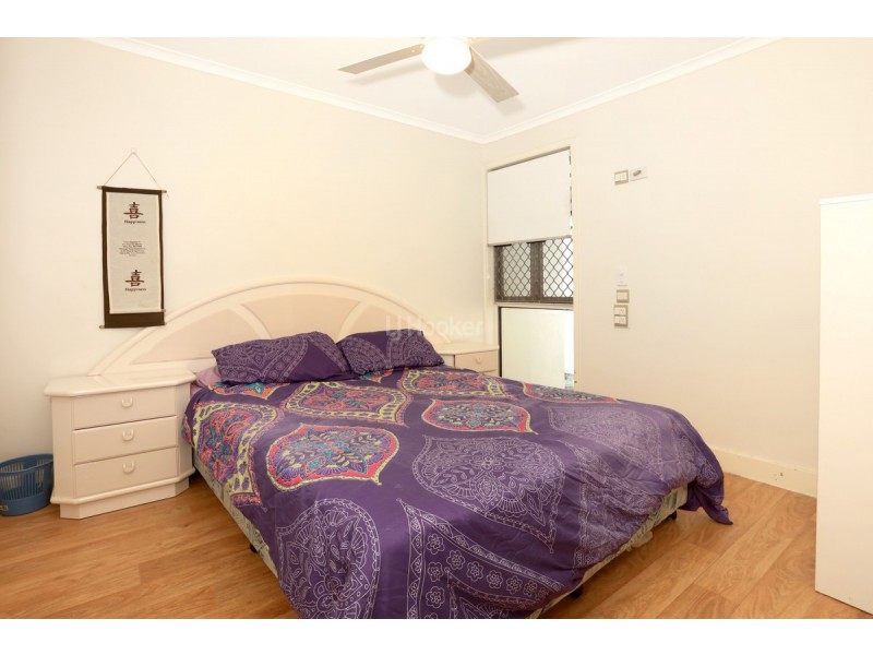 1/12 McWilliam Close, Labrador QLD 4215