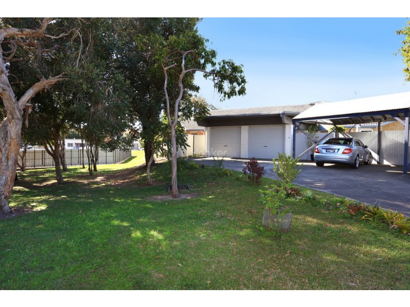 1/12 McWilliam Close, Labrador QLD 4215
