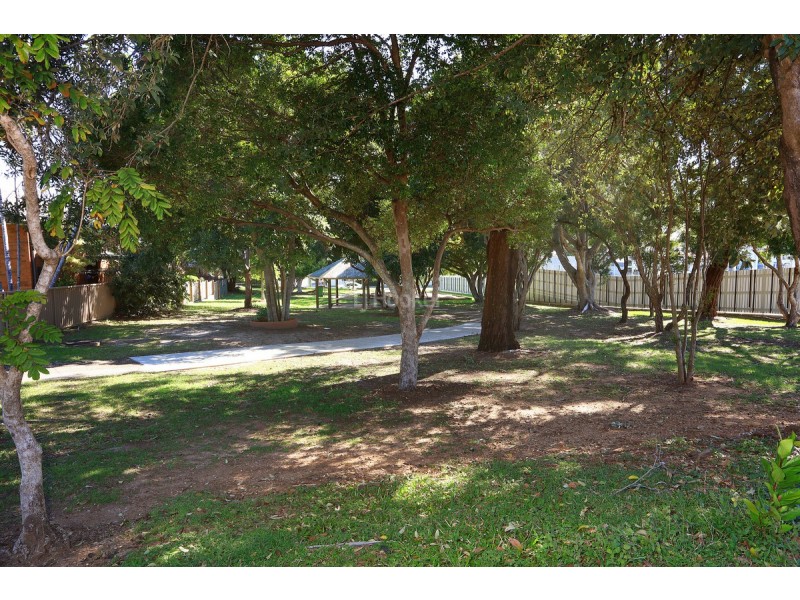 1/12 McWilliam Close, Labrador QLD 4215